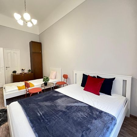 Baross Apartment With Convenience And Style Budapest Kültér fotó